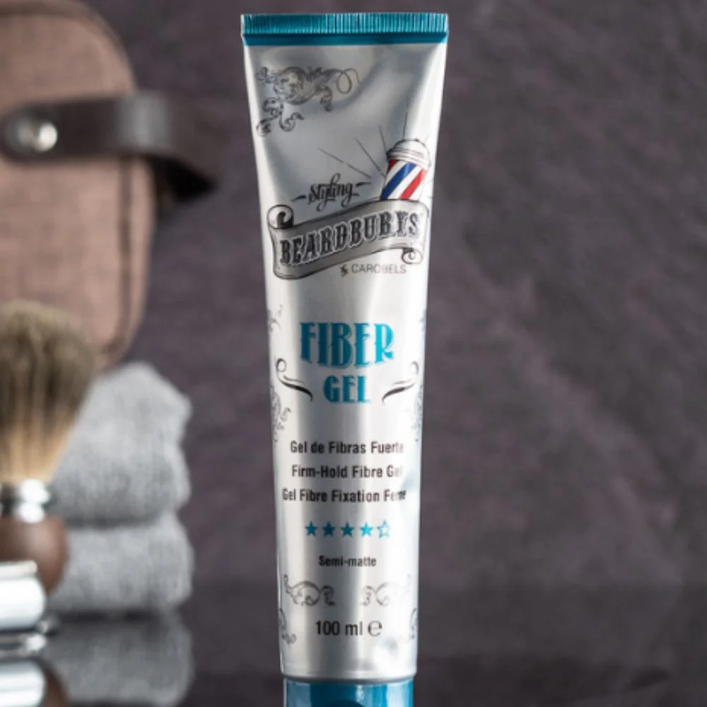 El Beardburys Fiber Gel es un gel fijador diseñado para dar estructura, volumen y fijación firme al cabello